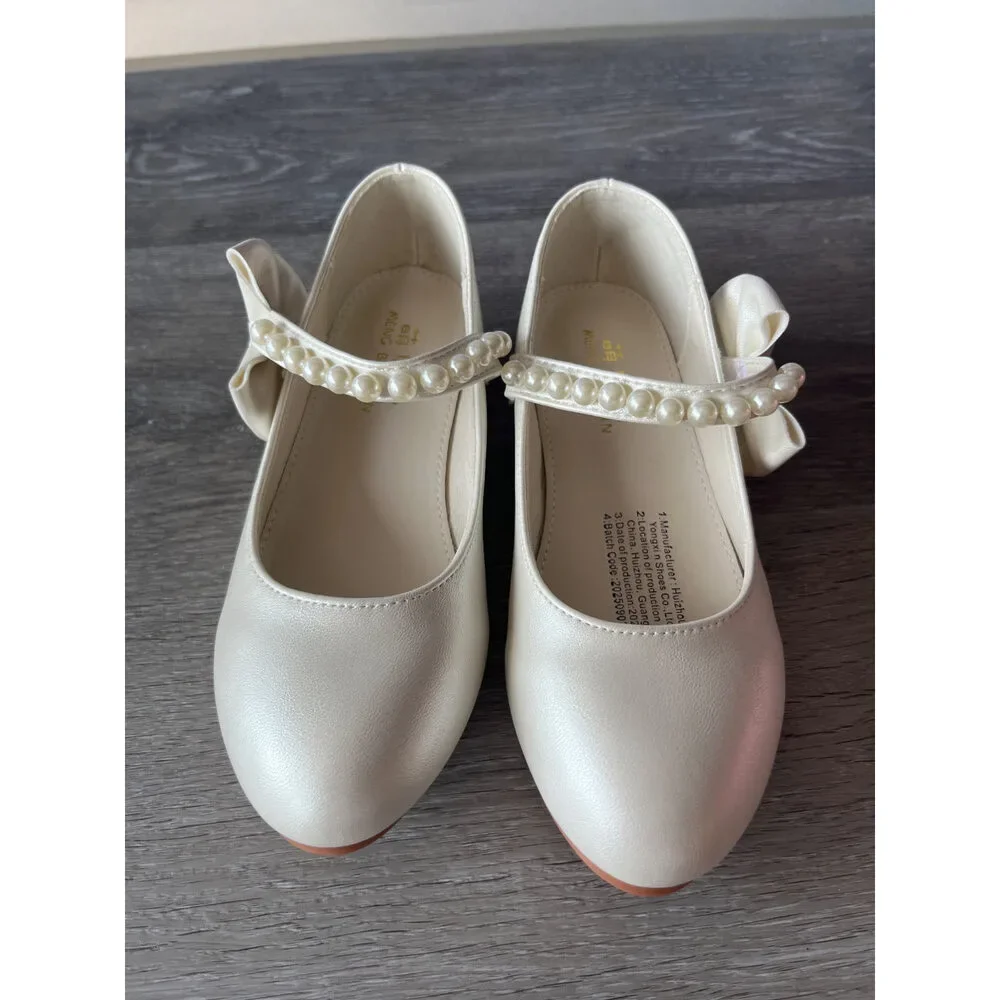 White Heels With Bow (Size 3.5)